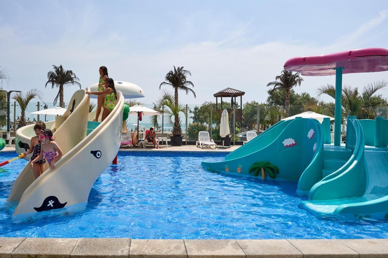 Dava Aparthotel Pool & Spa Mamaia Nord Navodari Ngoại thất bức ảnh